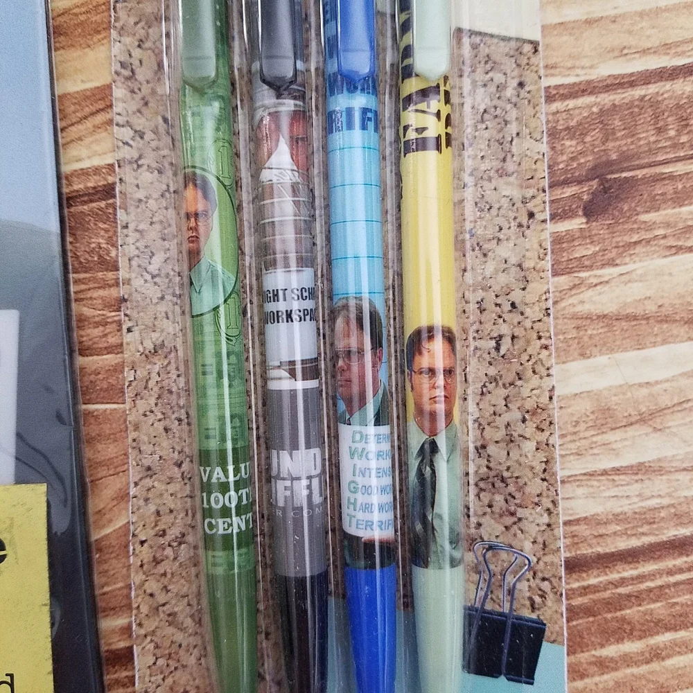 Universal The Office Pencil & Pen Set with Blue Mouse Pad Dwight Schrute
